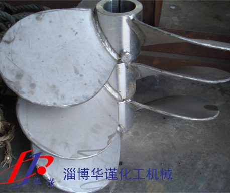<p>     淄博華謹(jǐn)化工機(jī)械有限公司<br/> </p> <p>     前段時(shí)間，我們淄博華謹(jǐn)化工機(jī)械有限公司在給山東濱州某精細(xì)化工廠進(jìn)行攪拌器改造項(xiàng)目中，利用J320B型高效寬葉軸流式攪拌器替代原來(lái)的開(kāi)啟渦輪式攪拌器，達(dá)到了顯著的節(jié)能降耗效果，取得了圓滿成功。 </p> <p>     案例情況介紹如下，客戶的攪拌罐直徑7.5米，高度十米，攪拌的物料是石灰漿乳液，固含量20%-25%。原來(lái)的攪拌器是采用兩層窄槳葉開(kāi)啟渦輪攪拌，轉(zhuǎn)速每分鐘35轉(zhuǎn)，配置45kw電機(jī)，運(yùn)行電流一直在80A以上甚至超電流，原已減速機(jī)維修多次。我公司接手后，經(jīng)過(guò)技術(shù)人員的謹(jǐn)慎設(shè)計(jì)，提出如下改造方案：攪拌器更換為兩層寬葉軸流式J320B型攪拌器，直徑略微加大，減速機(jī)更換齒輪減速機(jī)，轉(zhuǎn)速調(diào)整為每分鐘33轉(zhuǎn)，電機(jī)利舊。在客戶的信任和支持下，改造方案順利實(shí)施。改造后設(shè)備正常運(yùn)行的電流測(cè)量48A，物料增加最大也不超過(guò)52安。也就是說(shuō)，目前配置的電機(jī)可以從原來(lái)的45Kw至少可以降到37Kw,而且還有很大的安全余量（＞30%）。計(jì)算節(jié)能效果35%，即運(yùn)行的能耗降低了起碼30%以上，大大節(jié)約了設(shè)備運(yùn)行的成本。而且據(jù)客戶反映物料的攪拌效果比原來(lái)的開(kāi)啟渦輪攪拌器的攪拌效果還要好。 </p> <p>     這個(gè)真實(shí)的案例充分反映了軸流式攪拌器J320B的節(jié)能情況。簡(jiǎn)單介紹一下這種軸流式攪拌器的形狀特點(diǎn)。該軸流式攪拌器設(shè)計(jì)理念借鑒了國(guó)際上先進(jìn)的軸流式攪拌器槳葉的特點(diǎn)，包括美國(guó)的A310槳葉，還有德國(guó)的一些攪拌器的特點(diǎn)，它采用了較寬大的葉片，成多段弧形曲線過(guò)渡結(jié)構(gòu)，利用精密的模具，將三片寬大的葉片壓制成相同特定的弧狀流線形狀，保證了三片槳葉的一致性也避免了槳葉的不平衡。從流體力學(xué)的角度，該流線型槳葉在保證將物料推動(dòng)旋轉(zhuǎn)起來(lái)的同時(shí)，大大減少了旋轉(zhuǎn)運(yùn)動(dòng)所遇到的物流阻力，從而做到既能滿足物料的攪拌效果，又能降耗節(jié)能。不論是對(duì)液體物料混合，還是固液漿料的混合、懸浮都能達(dá)到理想的攪拌效果。<br/> </p> <p>     當(dāng)前的地球資源和社會(huì)環(huán)境，對(duì)環(huán)保要求越來(lái)越高，節(jié)能降耗刻不容緩。我們期待淄博華謹(jǐn)J320B節(jié)能型軸流式攪拌器的應(yīng)用越來(lái)越廣，為社會(huì)環(huán)保做出越來(lái)越多的貢獻(xiàn). </p> <p>     <br/> </p>